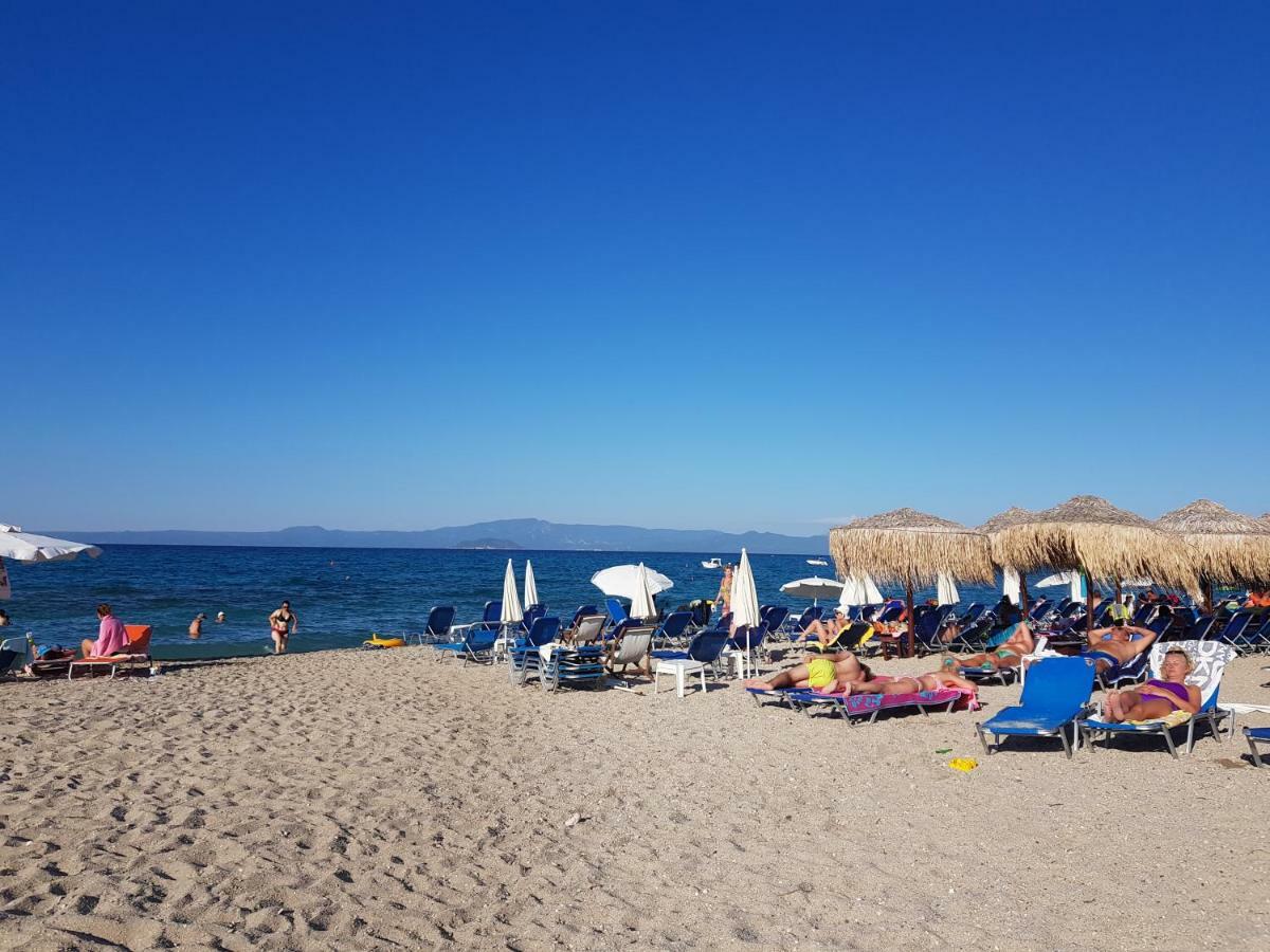 Luxury 2Br Apartment 50M From Beach Pefkochori Exterior photo