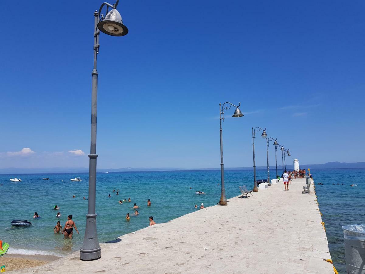Luxury 2Br Apartment 50M From Beach Pefkochori Exterior photo